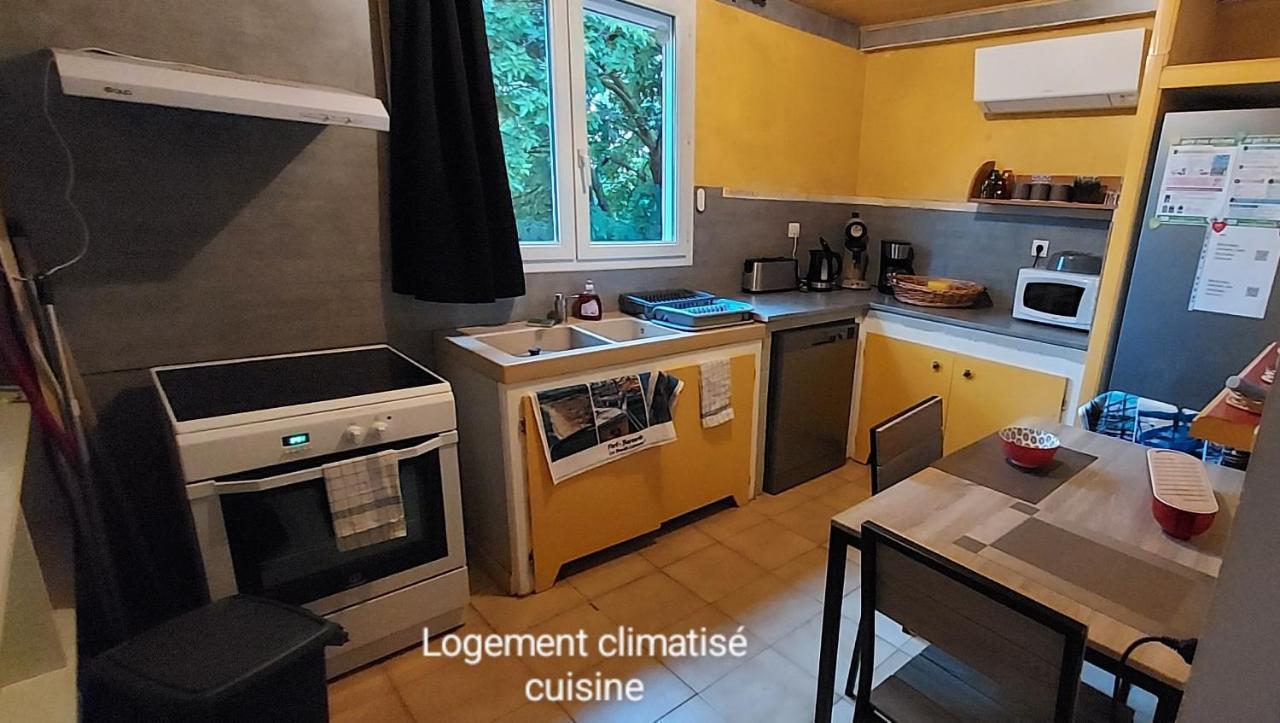 Le Barcares Logement Climatise Pour 6 Personnes, Draps Et Serviettes Non Fournis Air-Conditioned Accommodation For 6 People, Sheets And Towels Not Provided Alojamiento Con Aire Acondicionado Para 6 Personas, Sabanas Y Toallas No Incluidas Dış mekan fotoğraf