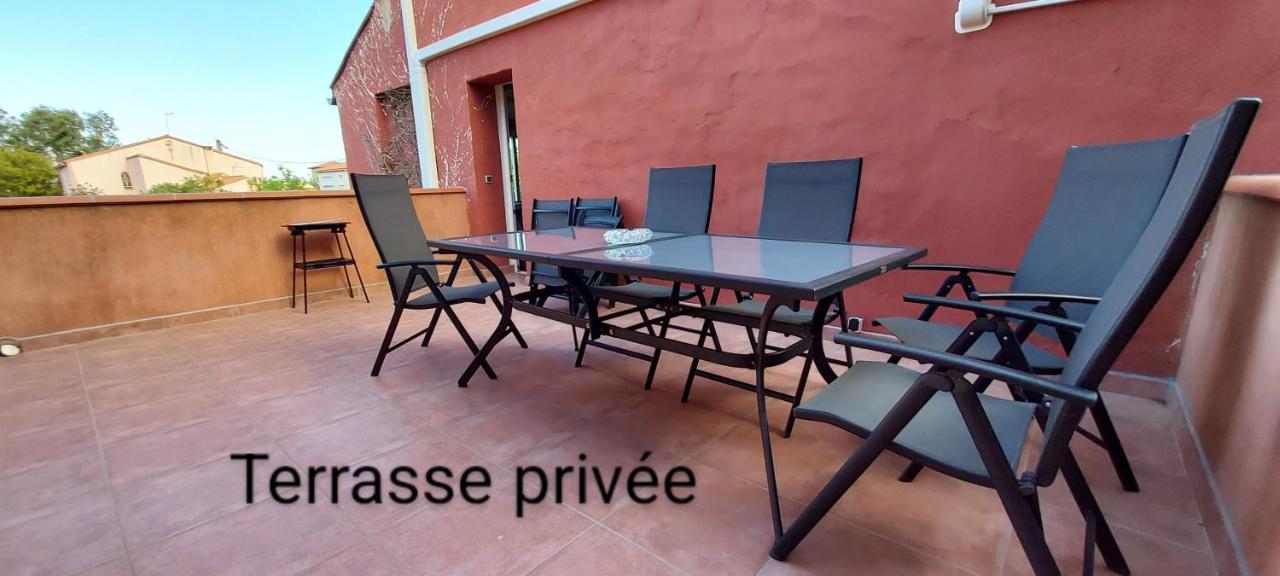 Le Barcares Logement Climatise Pour 6 Personnes, Draps Et Serviettes Non Fournis Air-Conditioned Accommodation For 6 People, Sheets And Towels Not Provided Alojamiento Con Aire Acondicionado Para 6 Personas, Sabanas Y Toallas No Incluidas Dış mekan fotoğraf