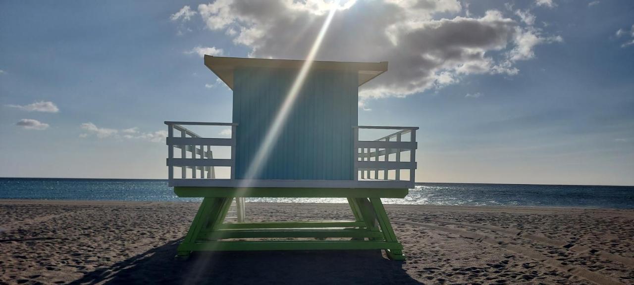 Le Barcares Logement Climatise Pour 6 Personnes, Draps Et Serviettes Non Fournis Air-Conditioned Accommodation For 6 People, Sheets And Towels Not Provided Alojamiento Con Aire Acondicionado Para 6 Personas, Sabanas Y Toallas No Incluidas Dış mekan fotoğraf