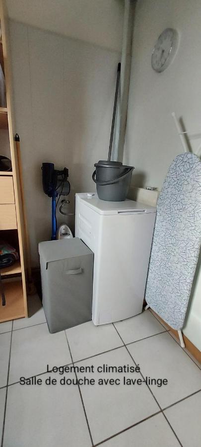 Le Barcares Logement Climatise Pour 6 Personnes, Draps Et Serviettes Non Fournis Air-Conditioned Accommodation For 6 People, Sheets And Towels Not Provided Alojamiento Con Aire Acondicionado Para 6 Personas, Sabanas Y Toallas No Incluidas Dış mekan fotoğraf
