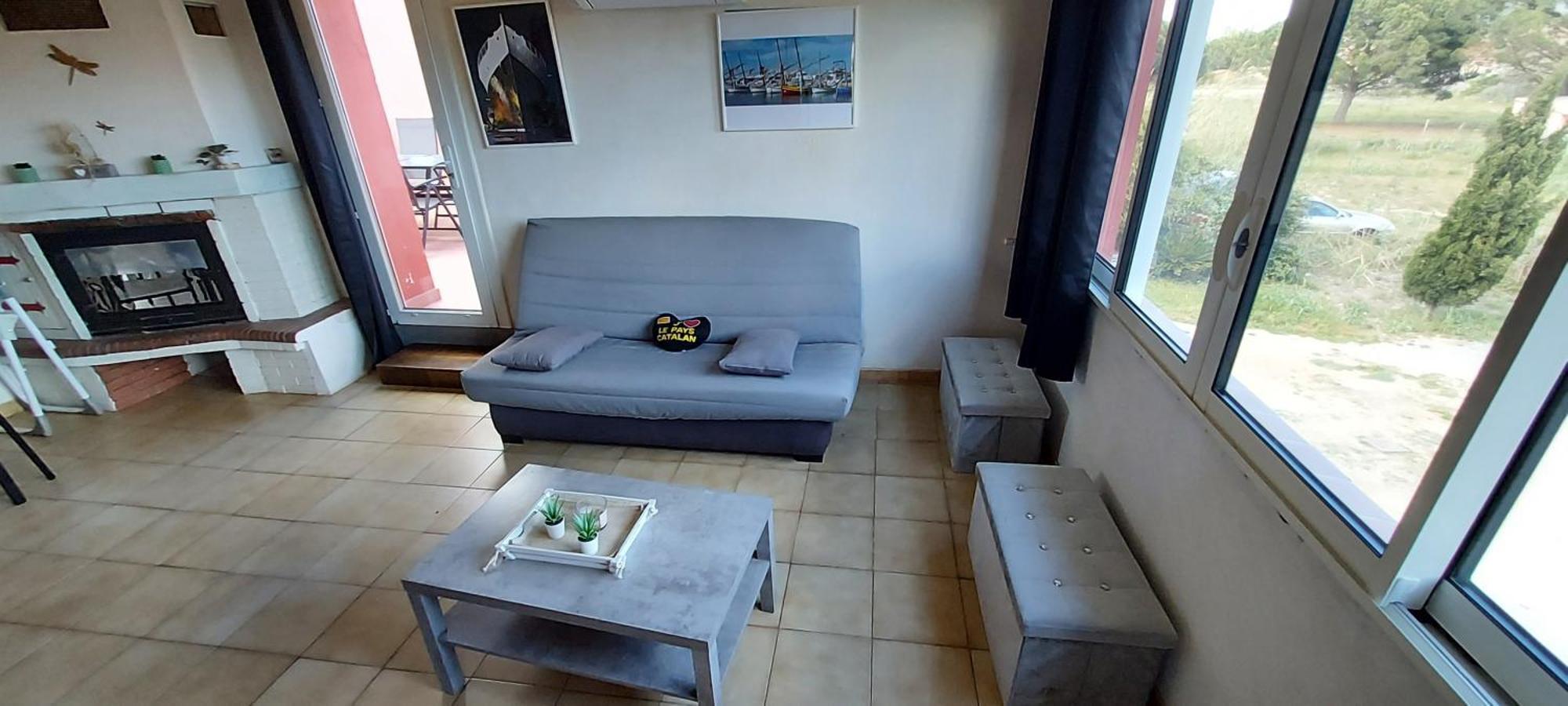 Le Barcares Logement Climatise Pour 6 Personnes, Draps Et Serviettes Non Fournis Air-Conditioned Accommodation For 6 People, Sheets And Towels Not Provided Alojamiento Con Aire Acondicionado Para 6 Personas, Sabanas Y Toallas No Incluidas Dış mekan fotoğraf
